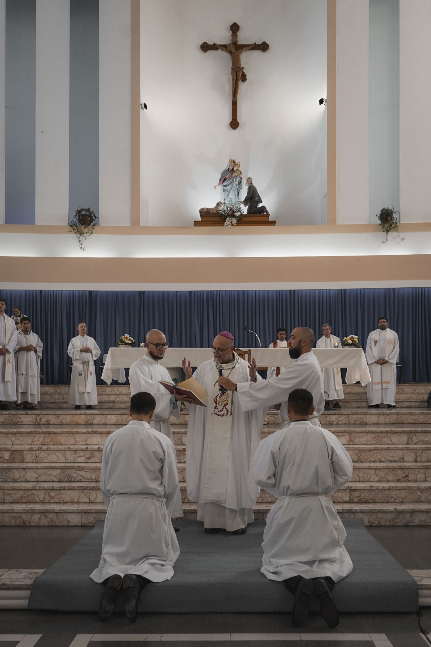 Luqui_Cris_OrdenaciónDiaconal_47