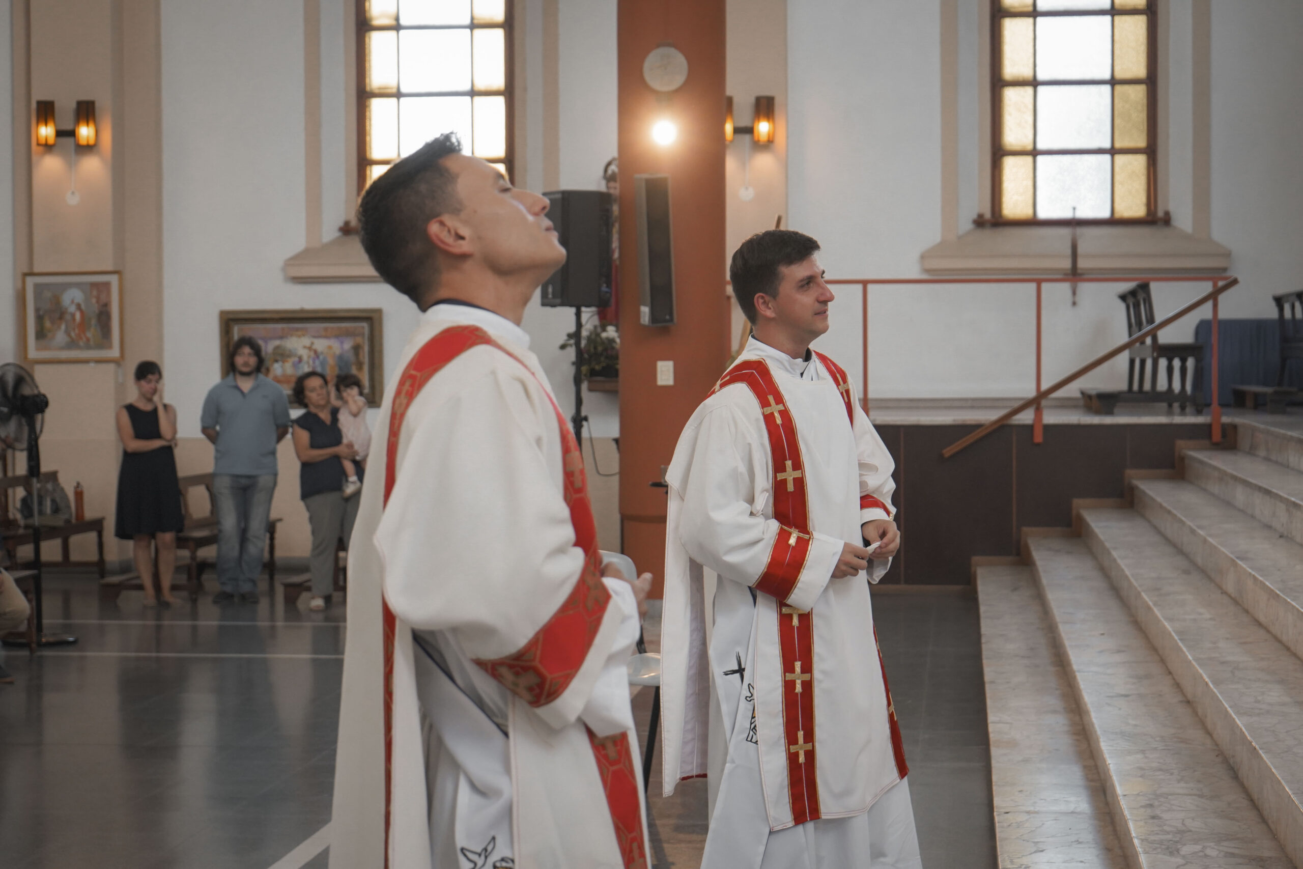 Luqui_Cris_OrdenaciónDiaconal_75